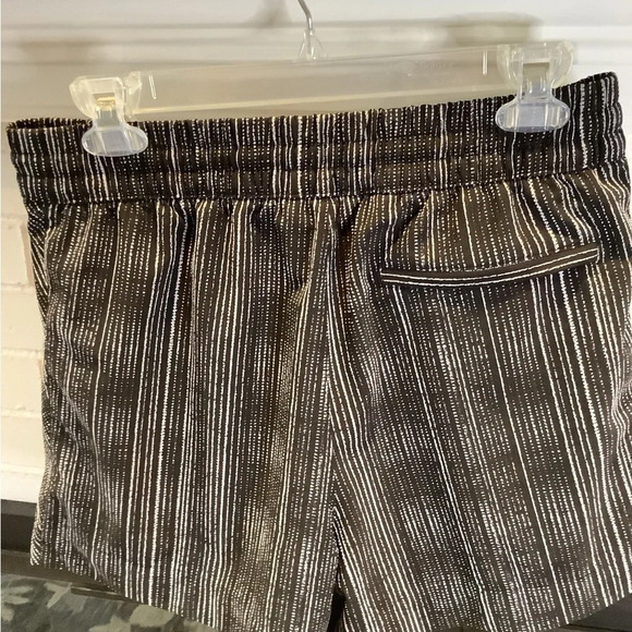 Gorgeous Athleta Sz 8 Athletic Shorts - Picture 5 of 5